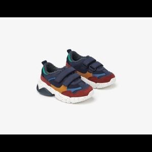 Cool Sneakers for toddler boys. Nice colours and style.